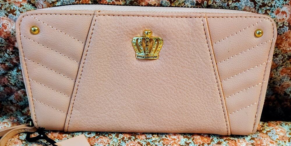 NWT Juicy Couture Pale Pink Faux Leather Wallet, Gold Queen Crown $55